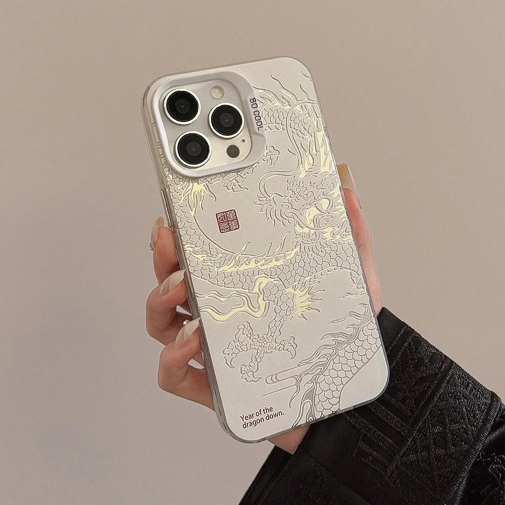Entdecken Sie das beeindruckende Dragon Totem Acryl-Handycase – der perfekte Schutz für Ihr iPhone 16, 15 Pro Max, 11, 12, 13 Mini, 14 Pro, XS, XR, 7 und 8 Plus!