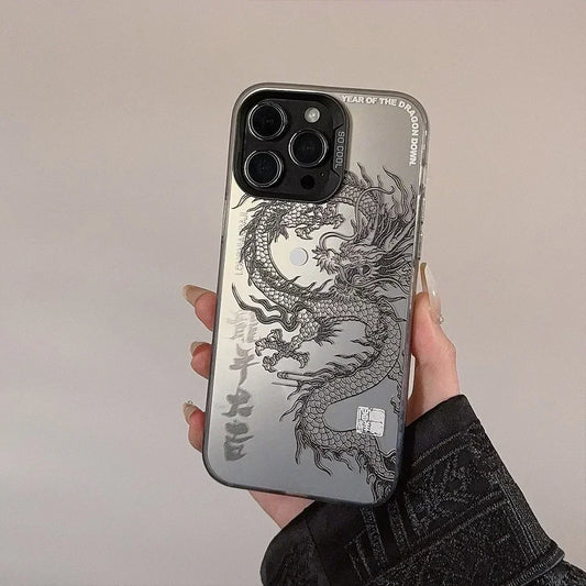 Entdecken Sie das beeindruckende Dragon Totem Acryl-Handycase – der perfekte Schutz für Ihr iPhone 16, 15 Pro Max, 11, 12, 13 Mini, 14 Pro, XS, XR, 7 und 8 Plus!